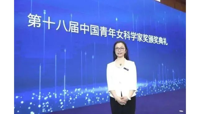 覃小红：探索微纳米纤维“大”奥秘.jpg