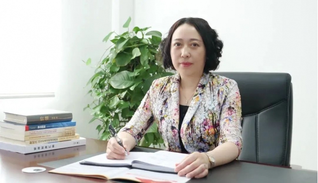 中复神鹰碳纤维股份有限公司总经理刘芳.jpg